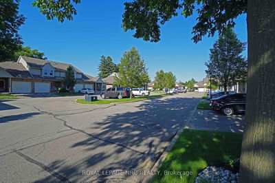 Unit 28 — 5070 drummond Rd, Niagara Falls - Cherrywood image-0-4