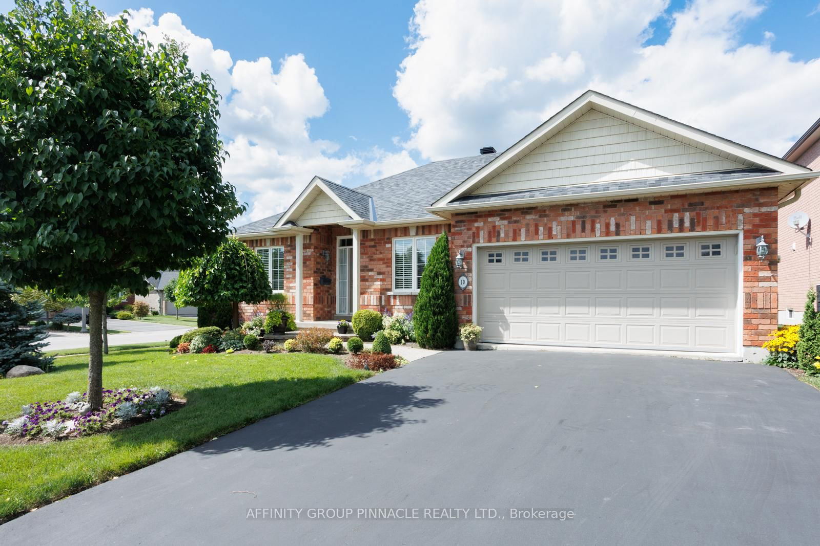 Property at 10 Horton