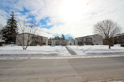 Unit 3 — 360 Queen St, Centre Wellington - Fergus image-0-1
