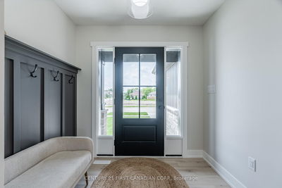 38 Postma Cres, North Middlesex - Alisa Craig image-0-1