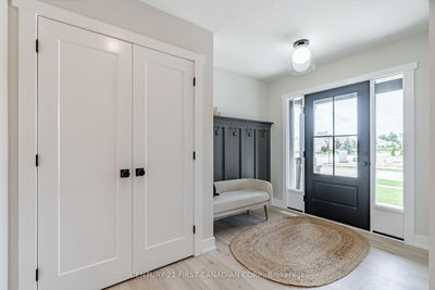 38 Postma Cres, North Middlesex - Alisa Craig image-0-2