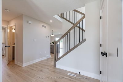 38 Postma Cres, North Middlesex - Alisa Craig image-0-3