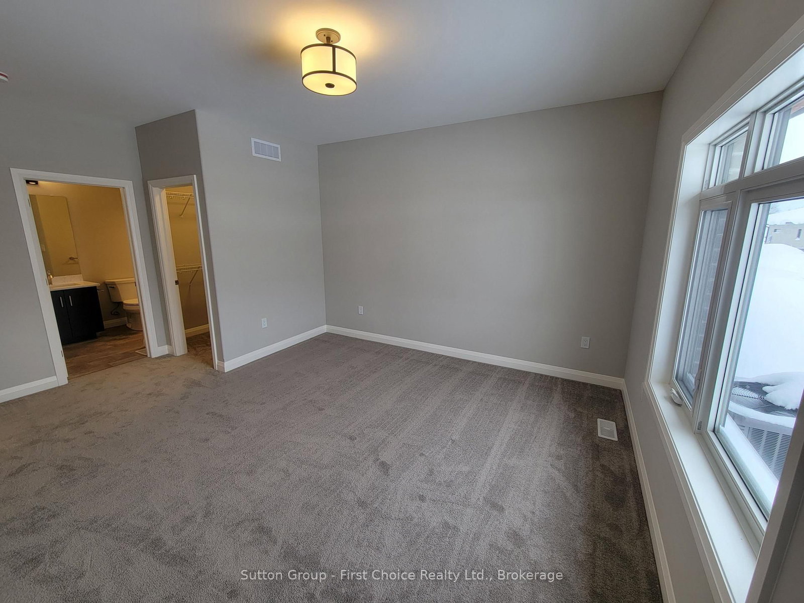 119 ROWE Avenue • South Huron, ON photo 9