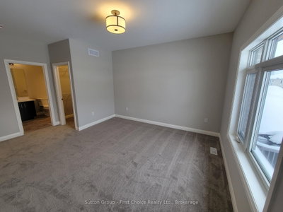 119 ROWE Avenue • South Huron, ON photo 9