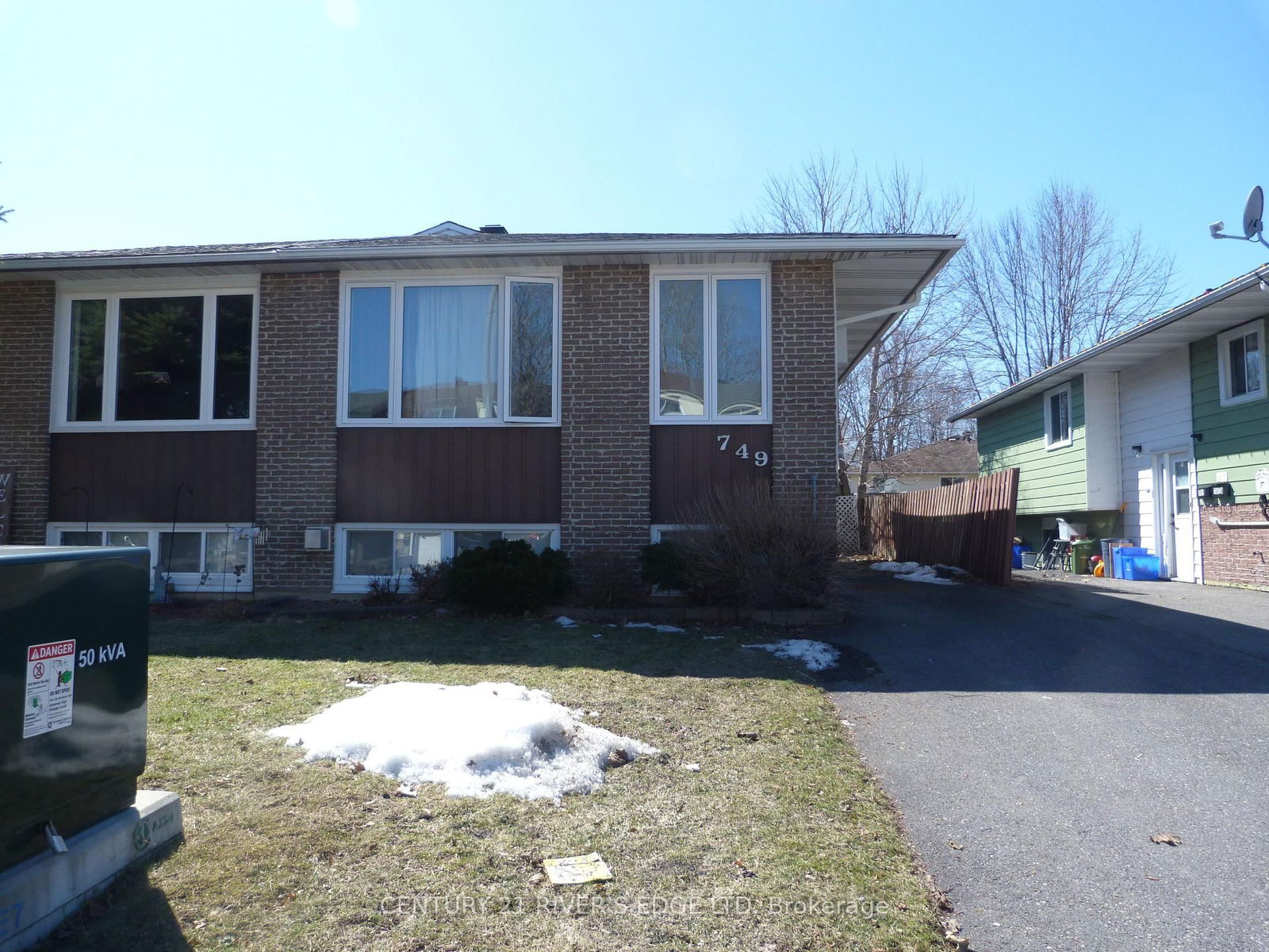 Semi-Detached House sold at 749 Glengarry Boulevard, Cornwall, Cornwall, K6H 6E6 - MLS: X12041710