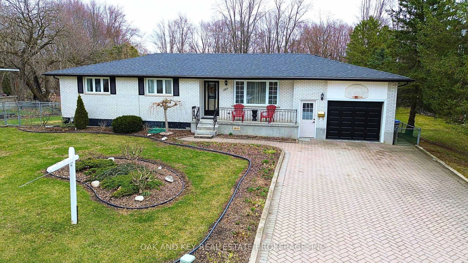 Detached House sold at 289 Carrie Street, Strathroy-Caradoc, NW, N7G 3C9 - MLS: X12041793