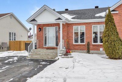 77 Richard Street — photo 2