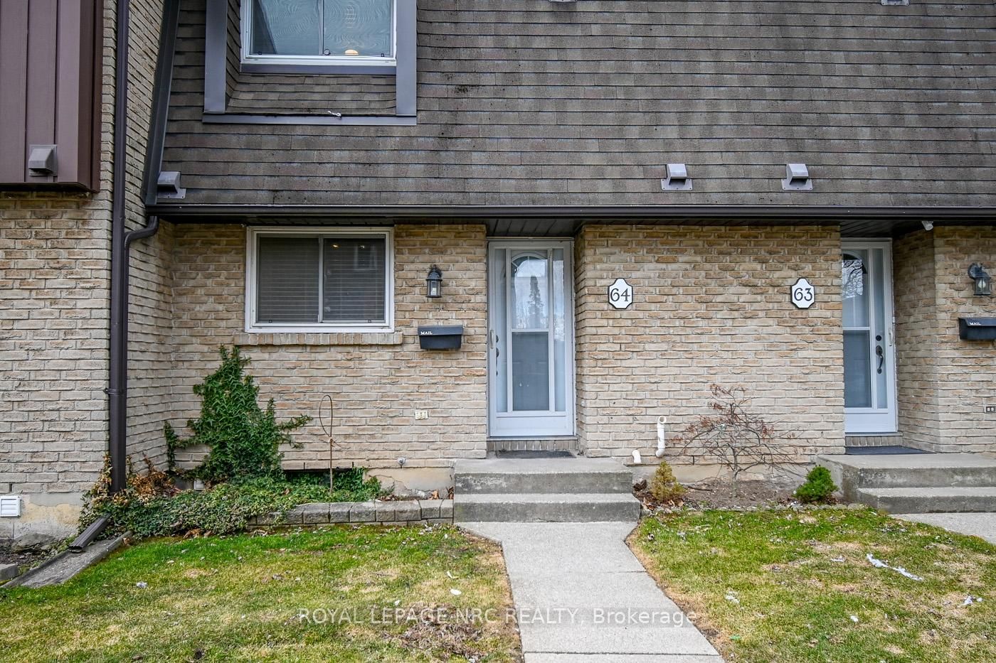 Townhouse for sale at 64-151 Linwell Road, St. Catharines, Lakeport, L2N 6P3 - MLS: X12042652
