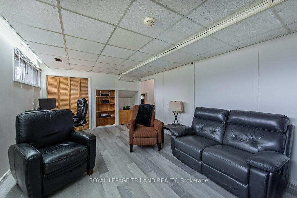 Listing Image 27