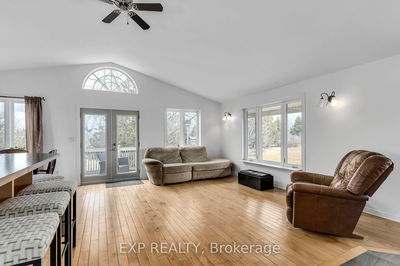 728 Chatterson Rd, Bissett Creek - Lennox and Addington - South image-0-4