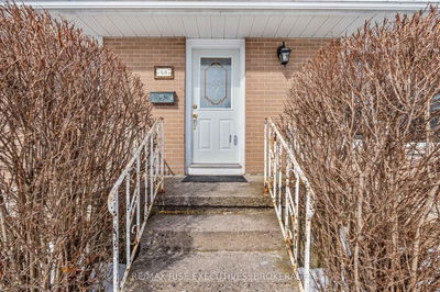 50 Briscoe St, Loyalist - Amherstview image-0-4
