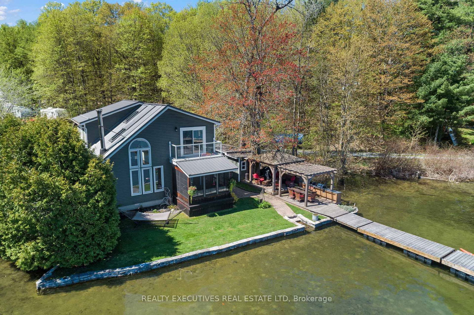 Detached House sold at 60 Pinehaven Lane, Perth Road, Frontenac South, K0H 2L0 - MLS: X12044425
