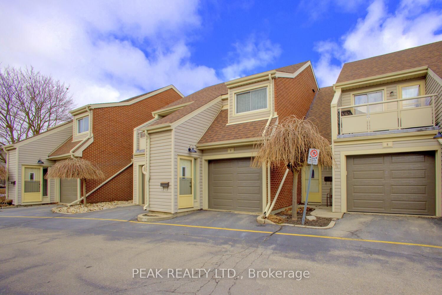Townhouse sold at 9-337 Kingswood Drive, Kitchener, N2E 1X5 - MLS: X12044599