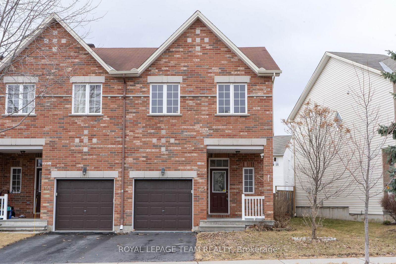 Townhouse sold at 105 Bridgestone Drive, Kanata, Emerald Meadows/Trailwest, K2M 0A4 - MLS: X12044640