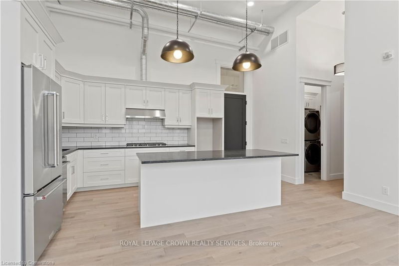 Unit 204 — 247 Brock St, Amherstburg -  image-0-0