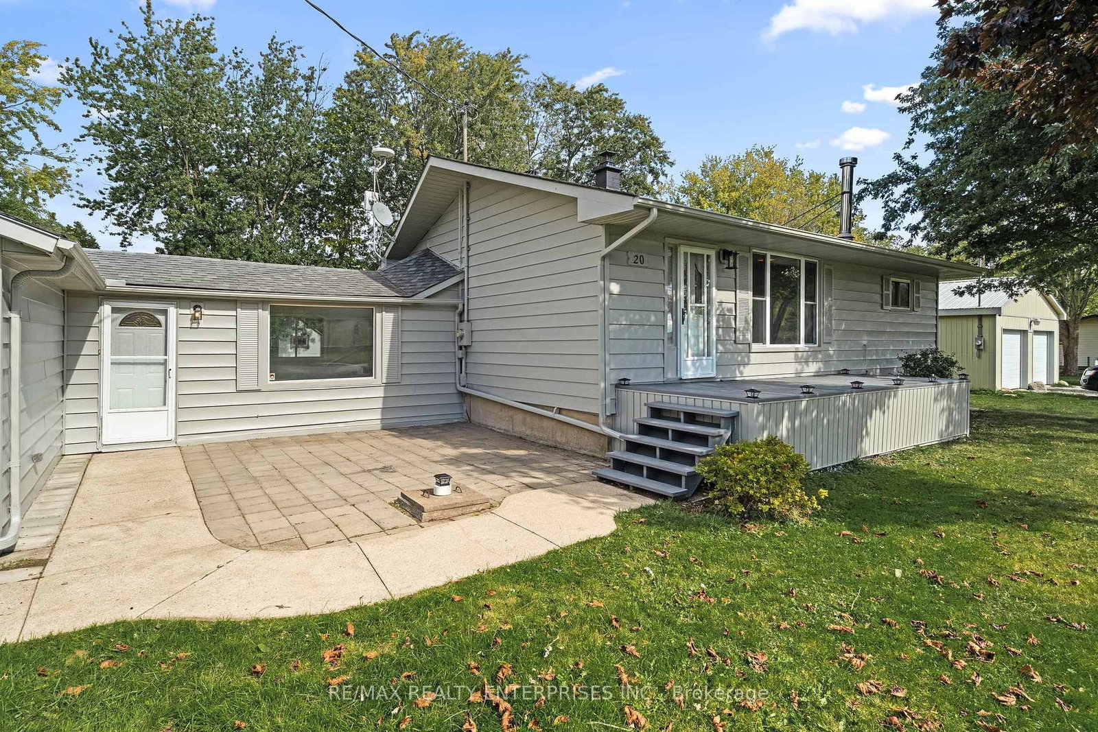Listing Image 4