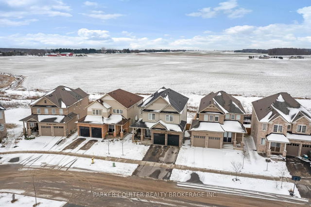 745 Gilmour Crescent