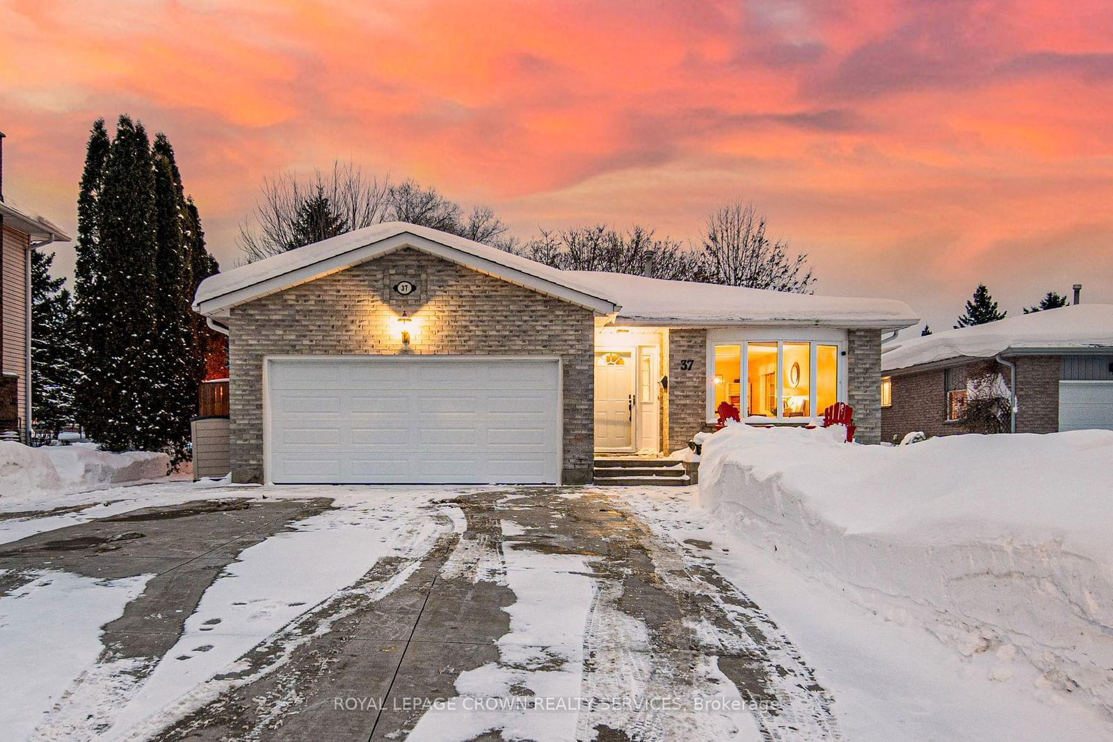 Detached House sold at 37 Edward Street, Mapleton, Rural Mapleton, N0G 1P0 - MLS: X12046659