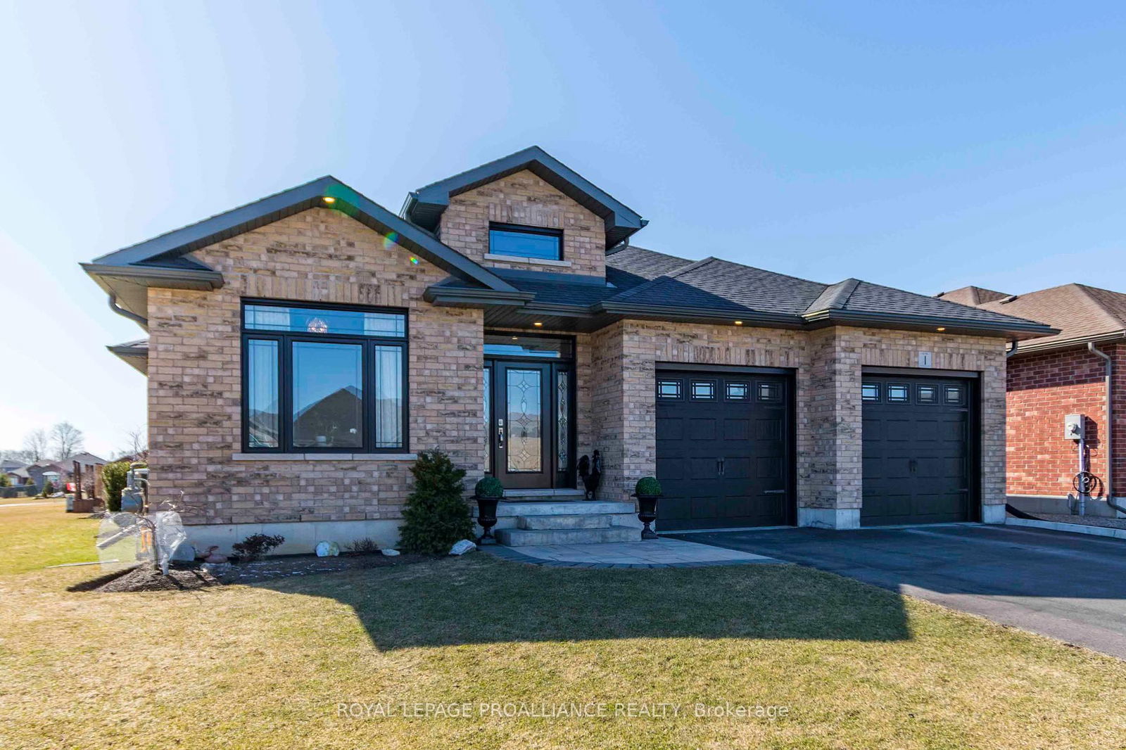 Building at 1 Bel Air Crescent, Quinte West, Murray Ward