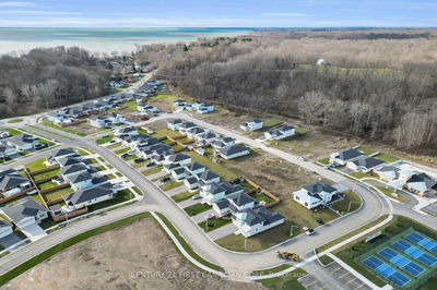 403 Breakwater Blvd, Central Elgin - Port Stanley image-0-1