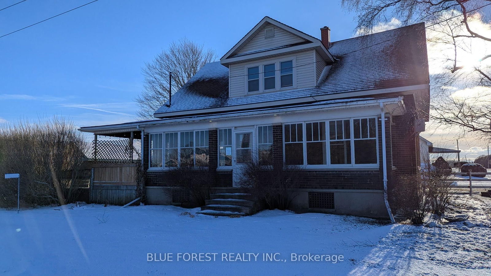 Detached House sold at 22461 Dundonald Road, Southwest Middlesex, Glencoe, N0L 1M0 - MLS: X12047935
