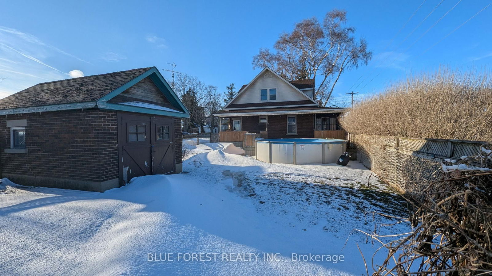Detached House sold at 22461 Dundonald Road, Southwest Middlesex, Glencoe, N0L 1M0 - MLS: X12047935