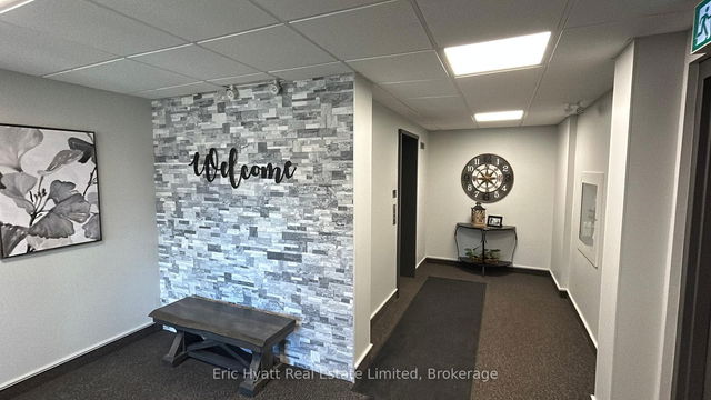 205 - 955 Stockdale Road