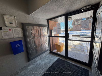Unit 302 — 810 Kyle Crt, Brockville - Brockville image-0-2