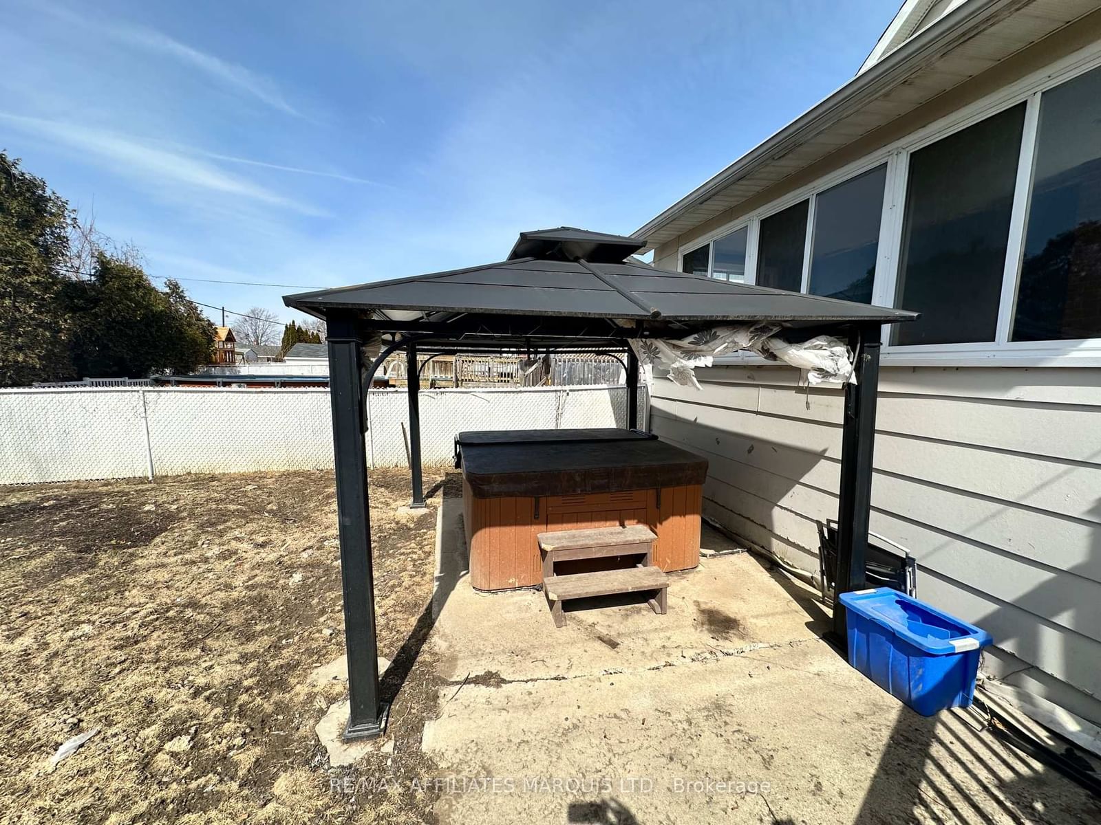 Listing Image 17