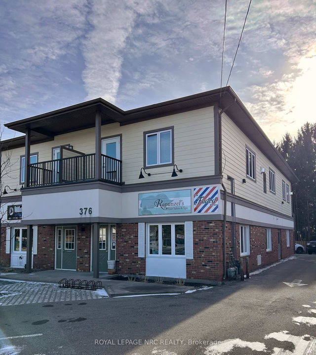 2A - 376 Mary Street