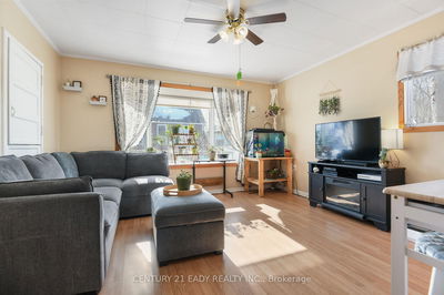 127 Cameron Ave, Renfrew - Renfrew image-0-4