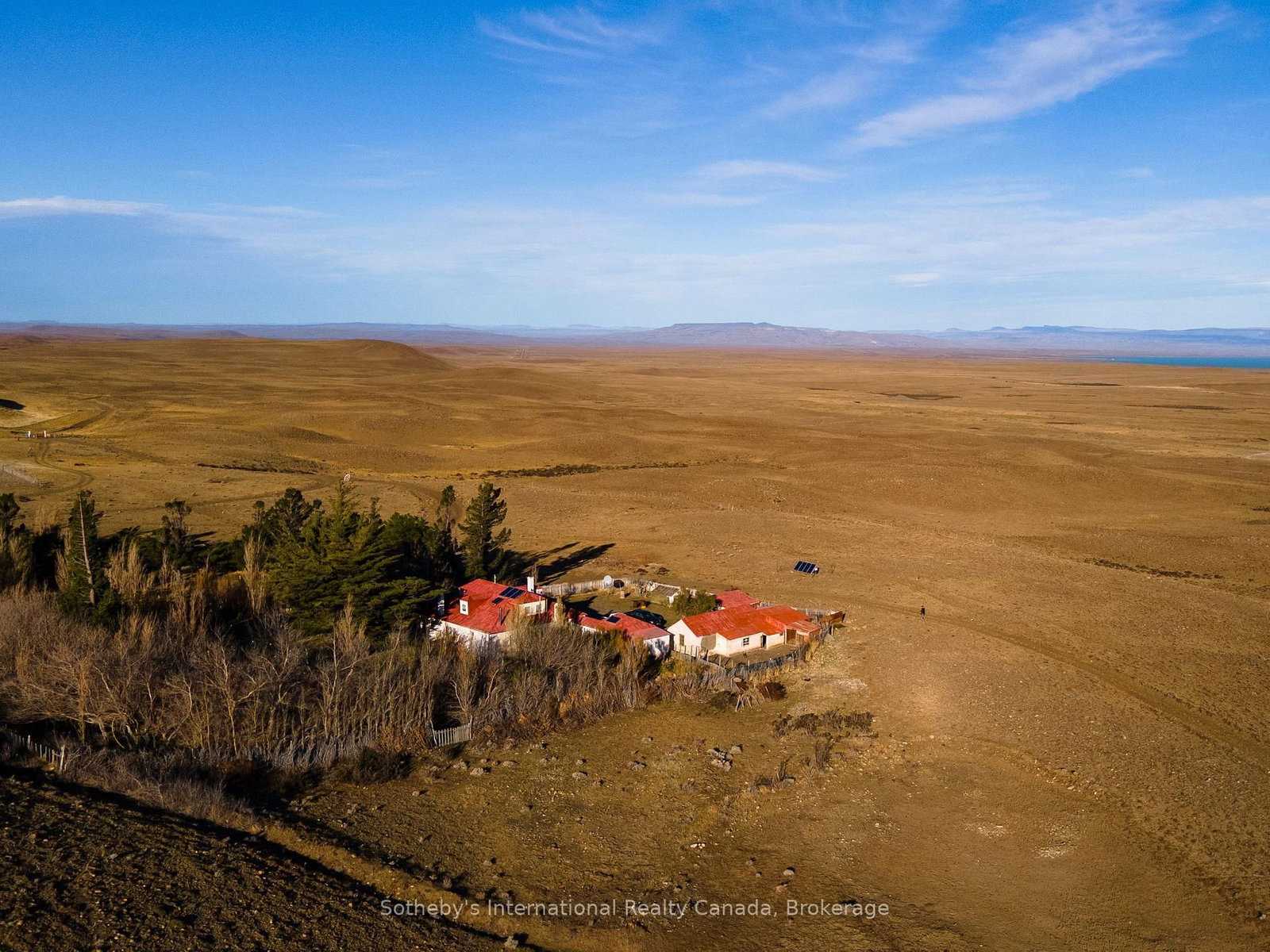 * Estancia Punta del Lago * • Out of Area photo 13