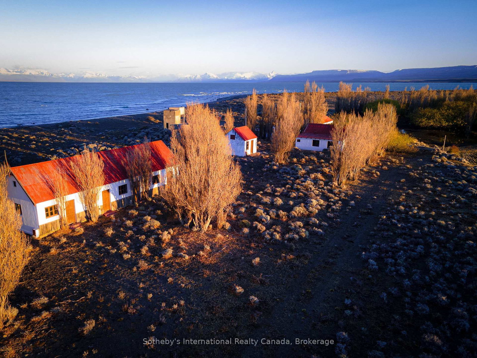 * Estancia Punta del Lago * • Out of Area photo 2