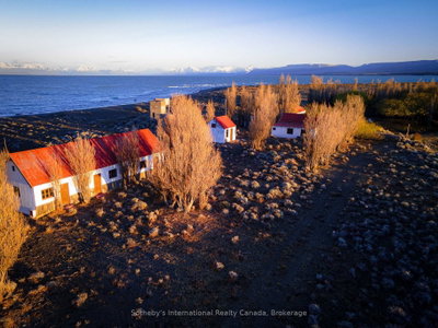 * Estancia Punta del Lago * • Out of Area photo 2