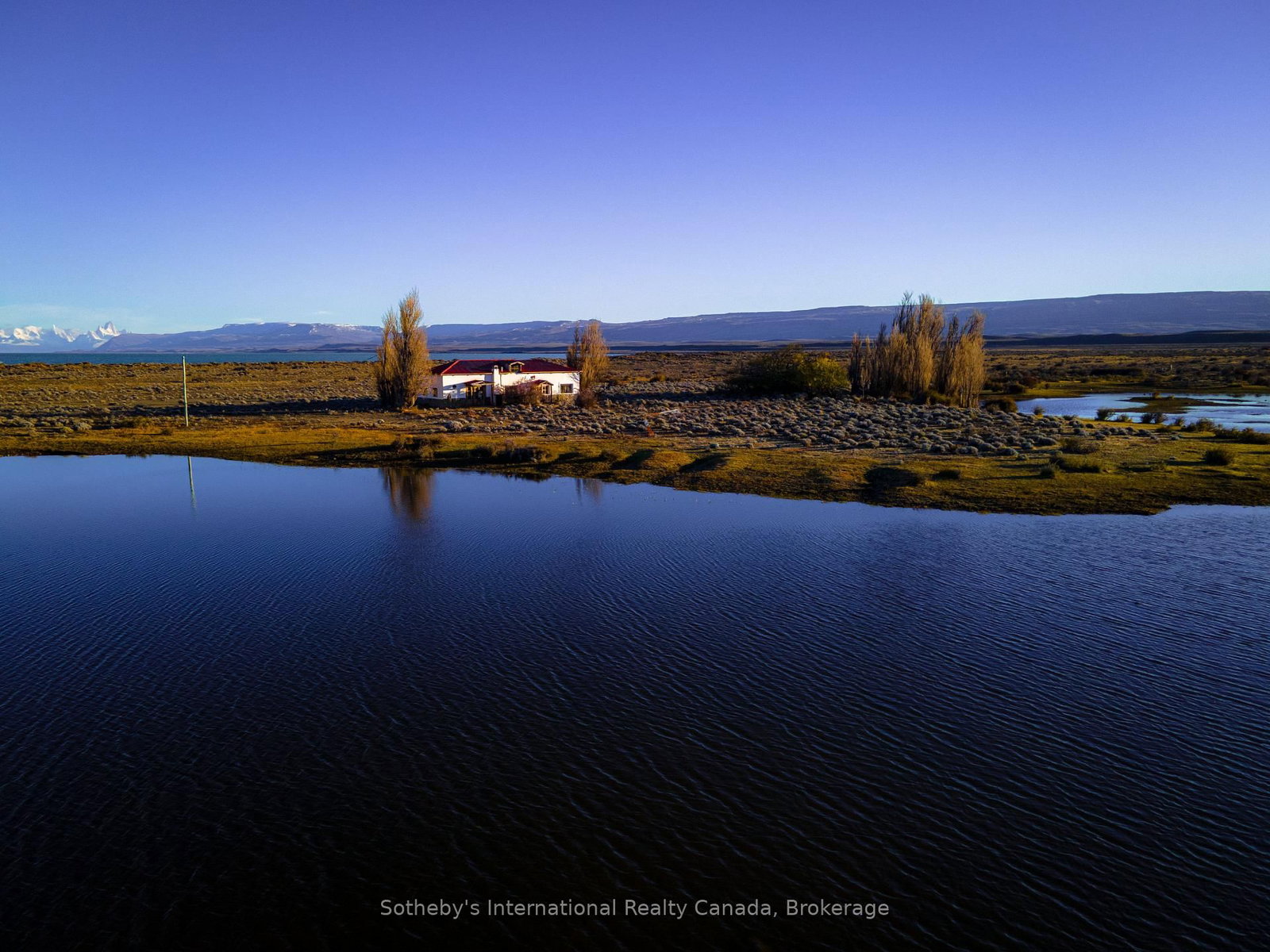 * Estancia Punta del Lago * • Out of Area photo 8