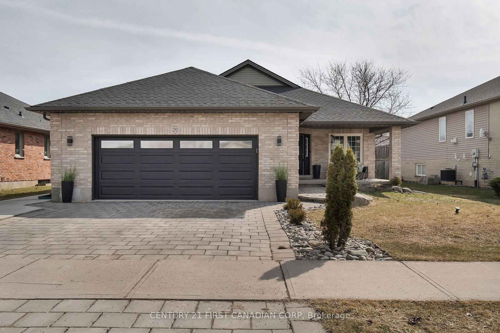 Detached House for sale at 292 Thorn Drive, Strathroy-Caradoc, NE, N7G 4E1 - MLS: X12051283