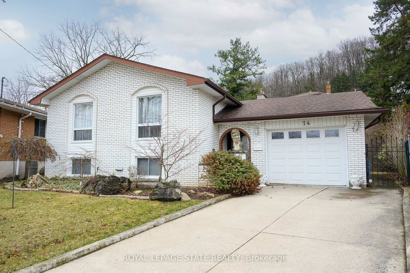 Detached House sold at 14 Joy Court, Hamilton, Gershome, L8K 5R8 - MLS: X12051312