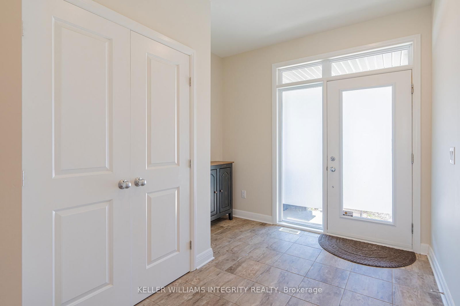 Detached House sold at 176 Avro Circle, Ottawa, CFB Rockcliffe and Area, K1K 4K7 - MLS: X12051570