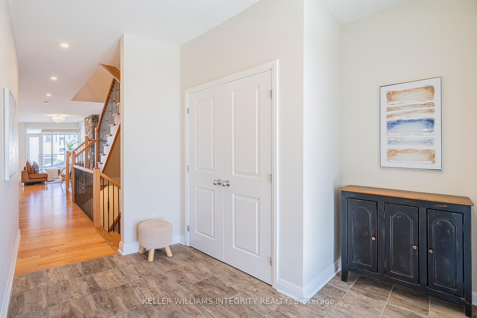 Detached House sold at 176 Avro Circle, Ottawa, CFB Rockcliffe and Area, K1K 4K7 - MLS: X12051570