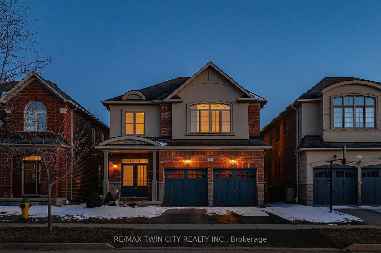Detached House sold at 617 Pinery Trail, Waterloo, N2V 2Y6 - MLS: X12051573