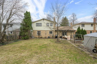 25 Paddock Green Cres, London - South N image-0-4