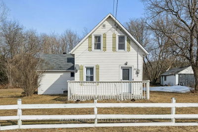 32 Main St, Chalk River - Chalk River and Laurentian Hills South