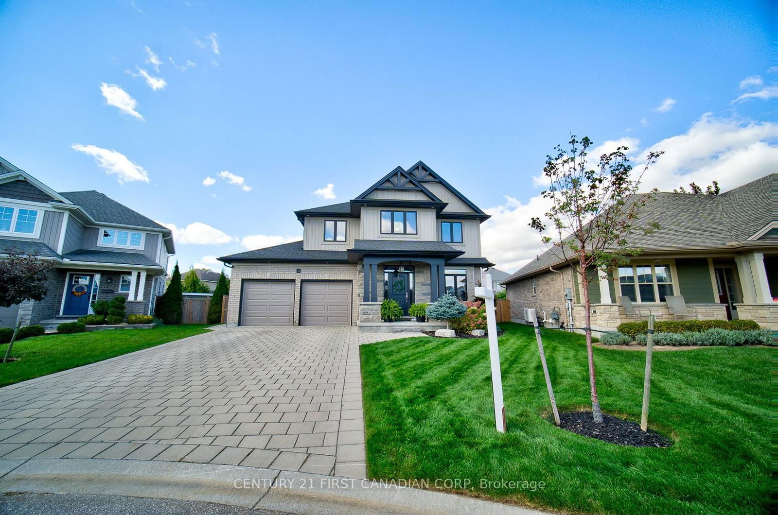 Detached House sold at 30 Bridle Path, St. Thomas, St. Thomas, N5R 0C1 - MLS: X12052500