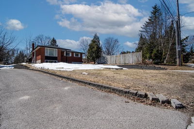 4 Ferndale Ave, Peterborough West - 2 Central image-0-2