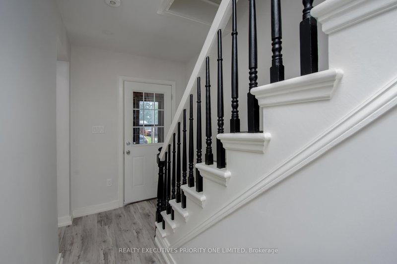 152 Main St W, Shelburne, L0N 1S3 | Image 2