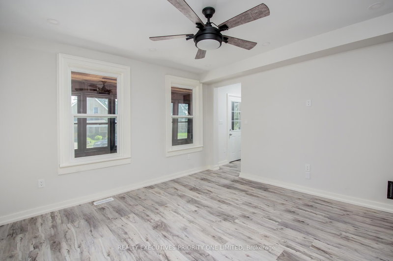 152 Main St W, Shelburne, L0N 1S3 | Image 3