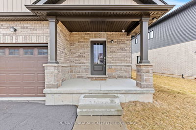 52 Bur Oak Dr, Thorold - Confederation Heights image-0-3