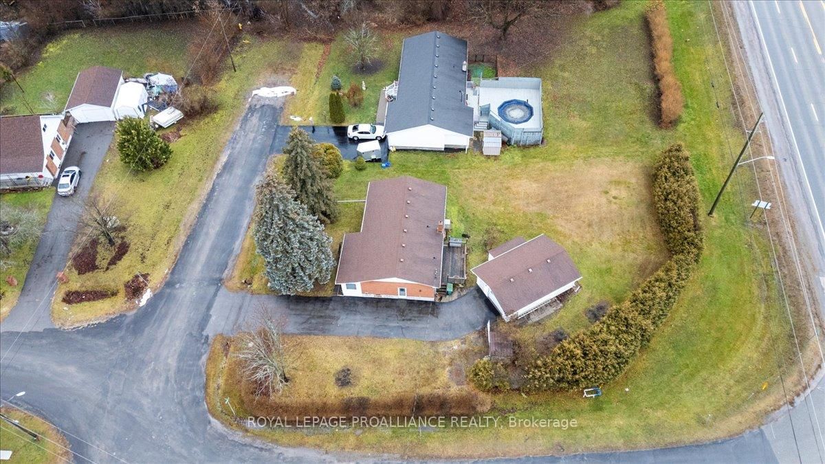 Detached House sold at 26 Highside Road, Quinte West, Sidney Ward, K8V 5P5 - MLS: X12052917