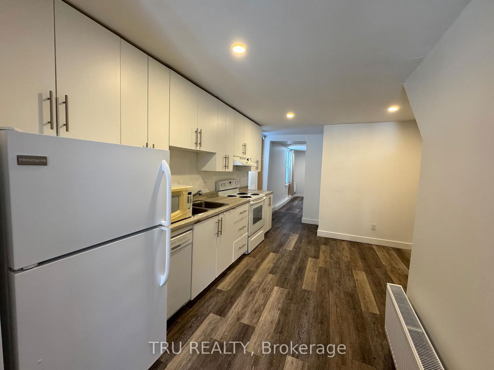 Semi-Detached House leased at 1-203 BRUYERE Street, Ottawa, Lower Town/Byward Market, K1N 5E4 - MLS: X12053101
