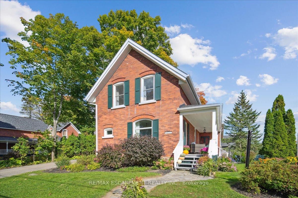 Detached House sold at 53 Kimberley Avenue, Bracebridge, Macaulay, P1L 2A3 - MLS: X12053508